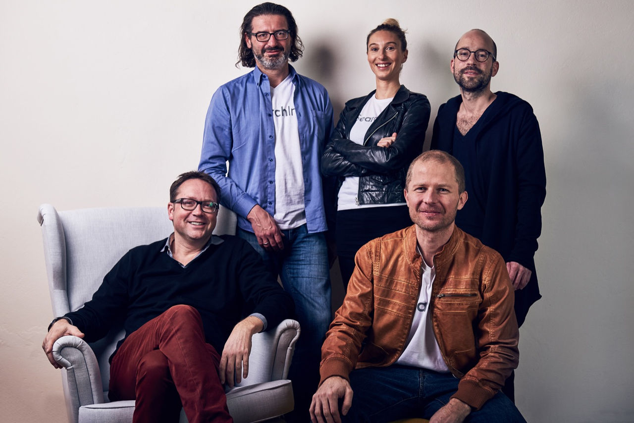 Das Gründerteam von Omni:us (v.l.): Martin Micko, Stephan Dorfmeister, Sofie Quidenus-Wahlforss, Harald Gölles und Eric Pfarl © omni:us