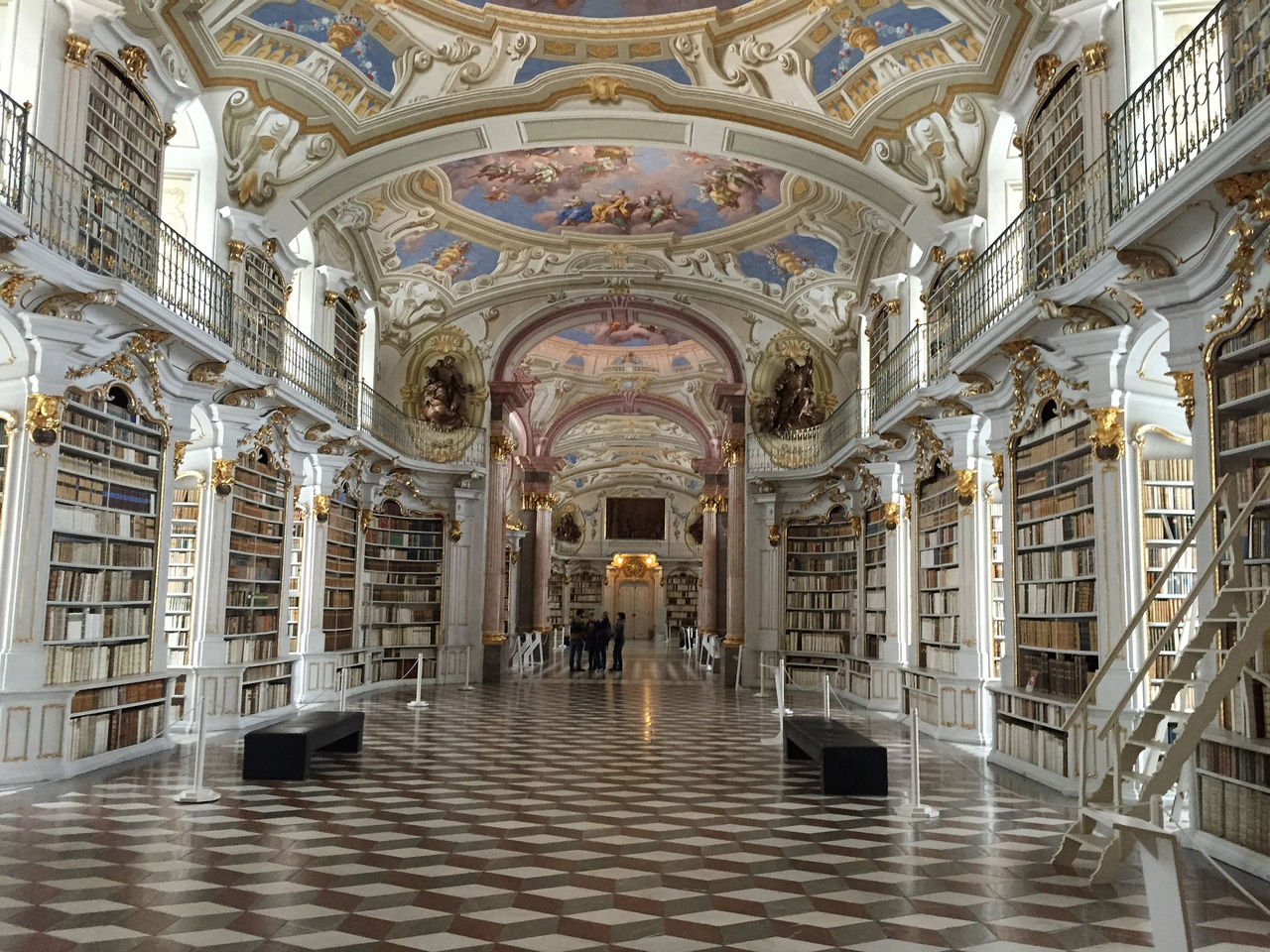 Atemberaubend: Admonter Stiftsbibliothek
